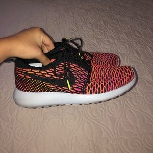 multi color roshe runs size 7